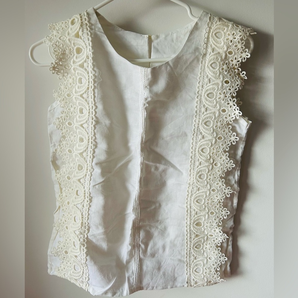 Elegant White Lace Sleeveless Top